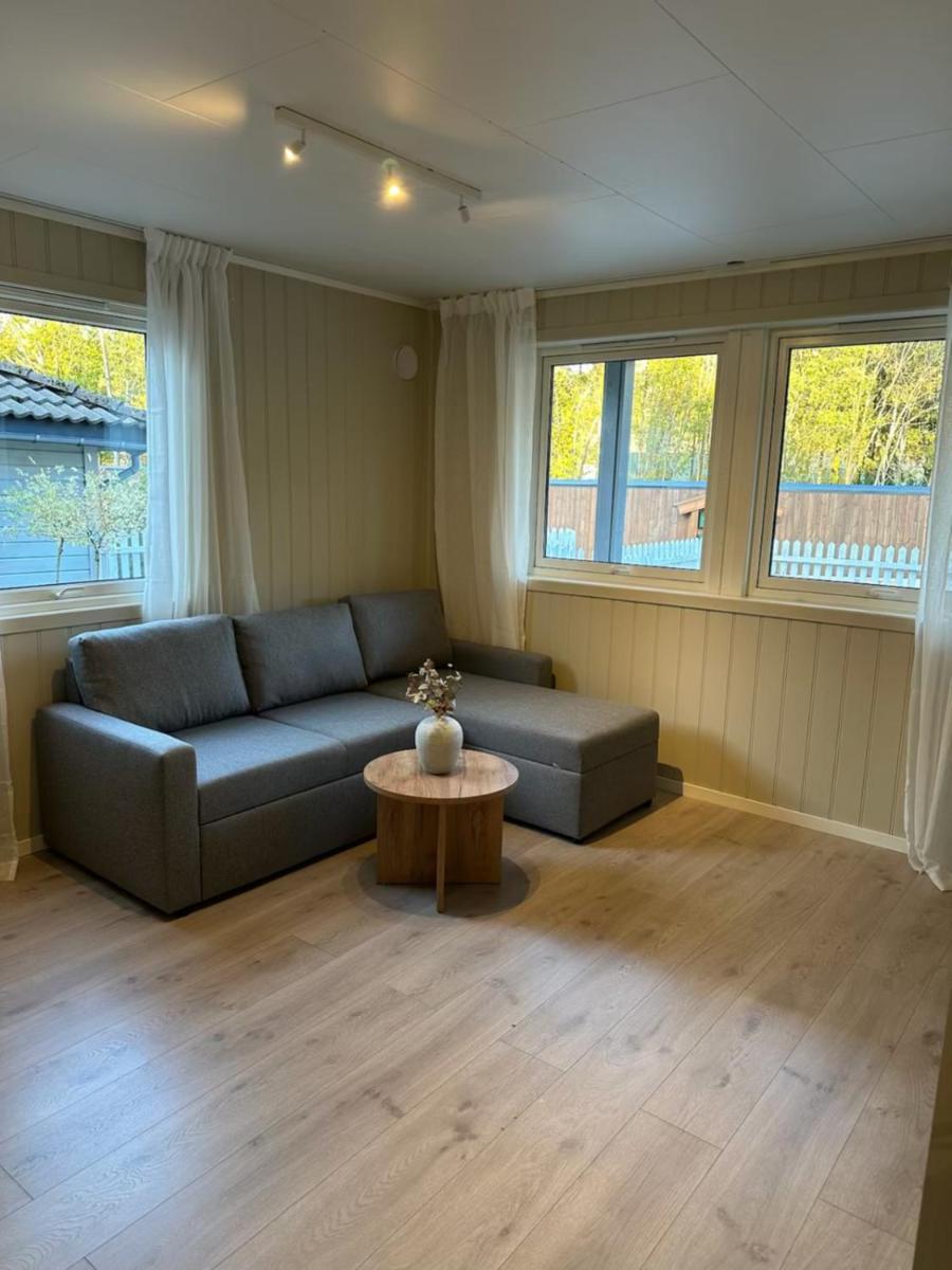 Lys Rent Og Trivelig Hybelleilighet Kristiansand Esterno foto