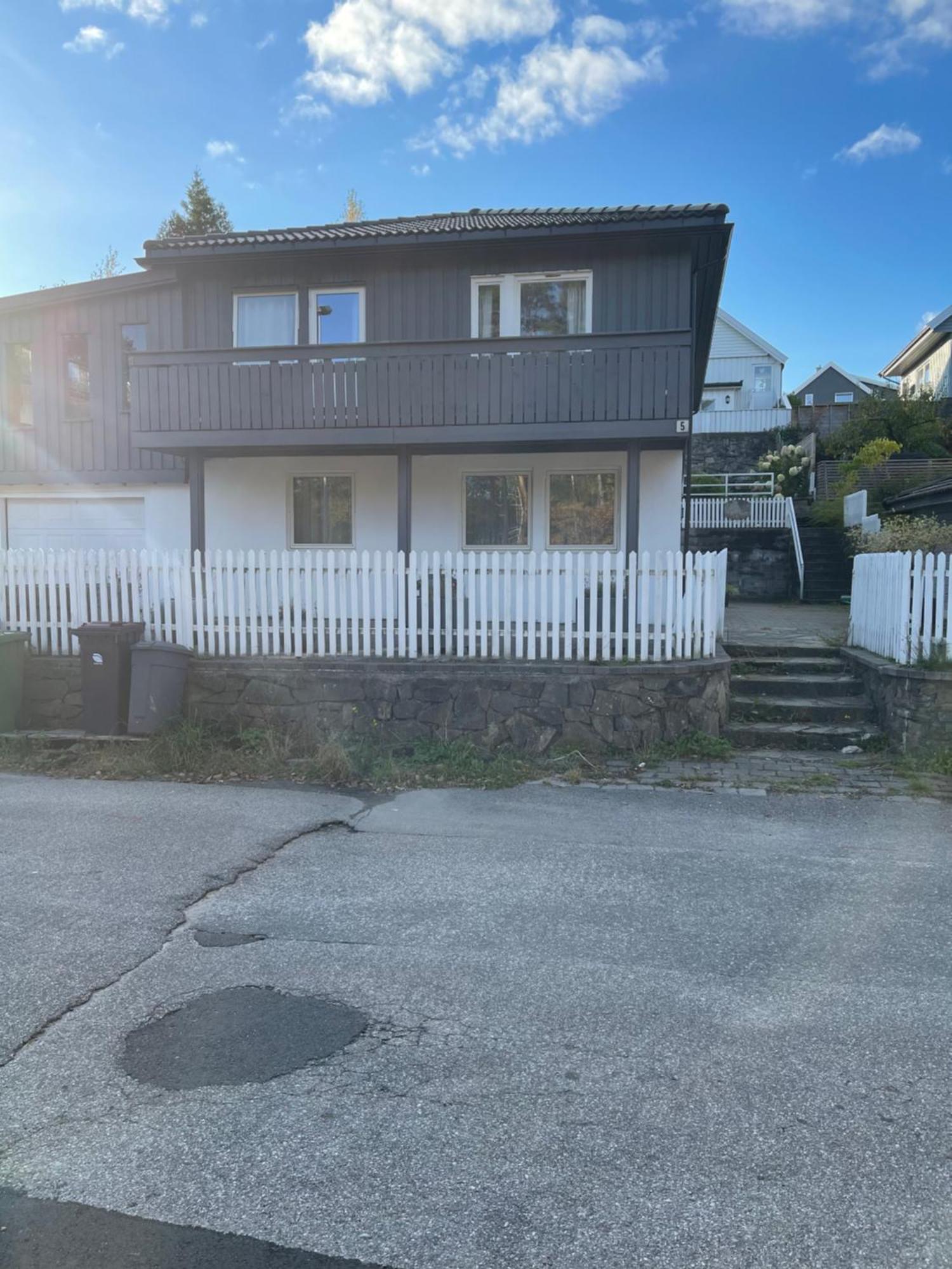 Lys Rent Og Trivelig Hybelleilighet Kristiansand Esterno foto