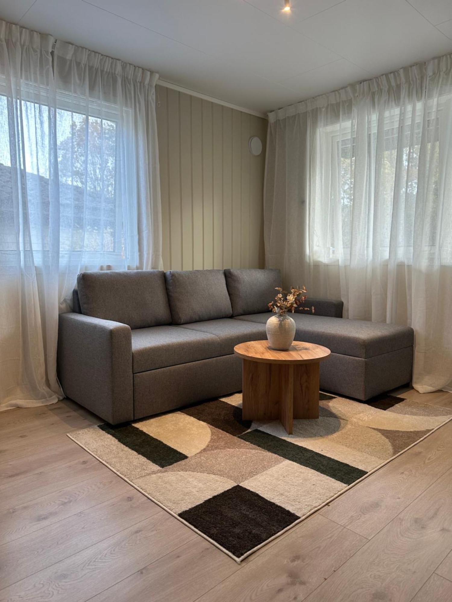 Lys Rent Og Trivelig Hybelleilighet Kristiansand Esterno foto