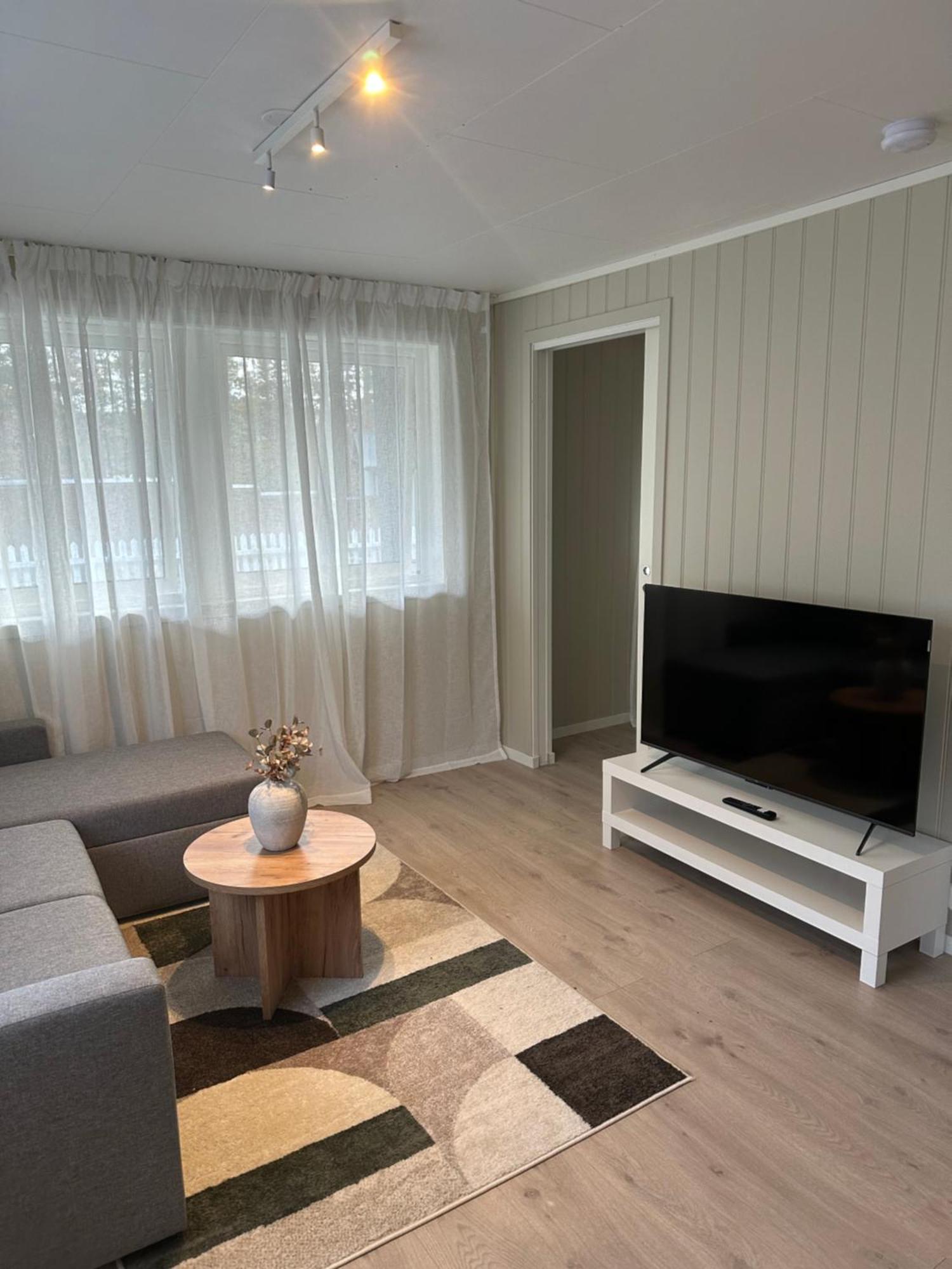 Lys Rent Og Trivelig Hybelleilighet Kristiansand Esterno foto
